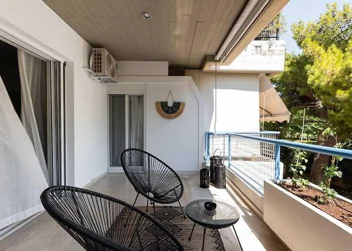 Beachfront Apartment In Voula W/Balcony