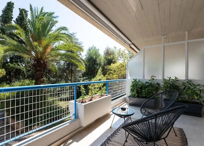 Beachfront Apartment In Voula W/Balcony