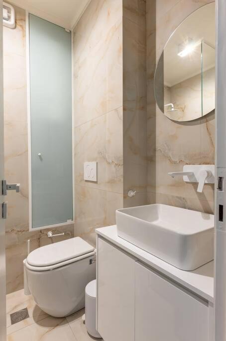 Апартаменты Beachfront In Voula W/balcony *