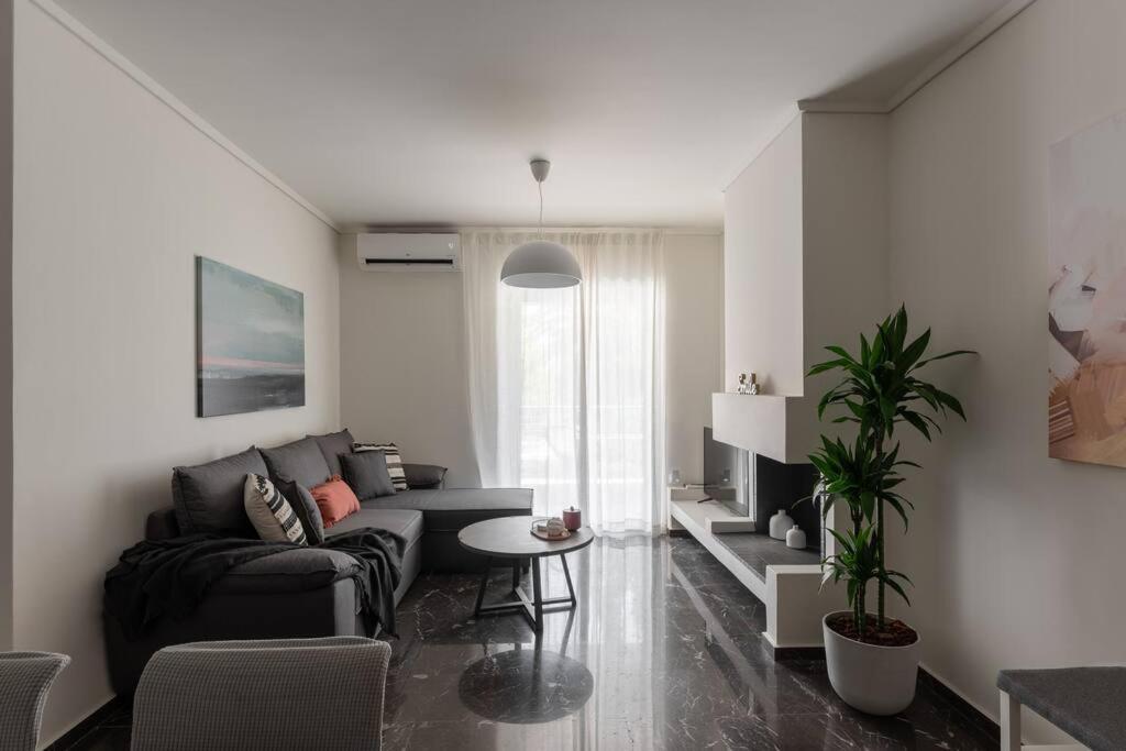 Beachfront In Voula W/balcony * Athens
